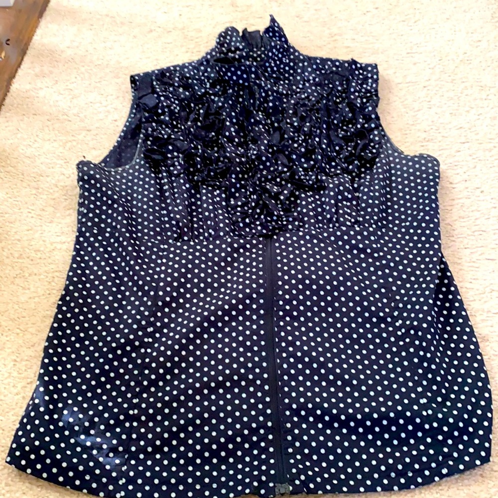 Ladies Sleeveless Blouse